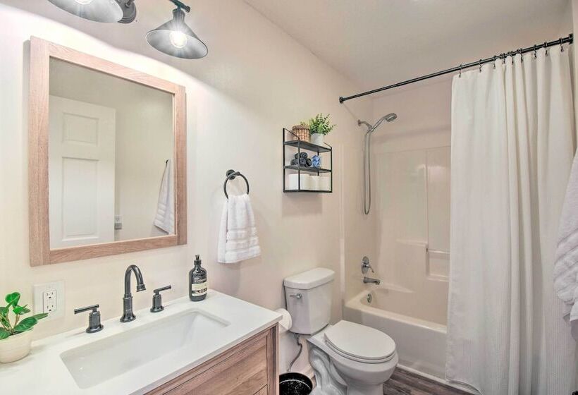 Lakefront Townville Gem W/ Boat Dock & Kayaks