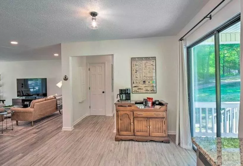 Lakefront Townville Gem W/ Boat Dock & Kayaks