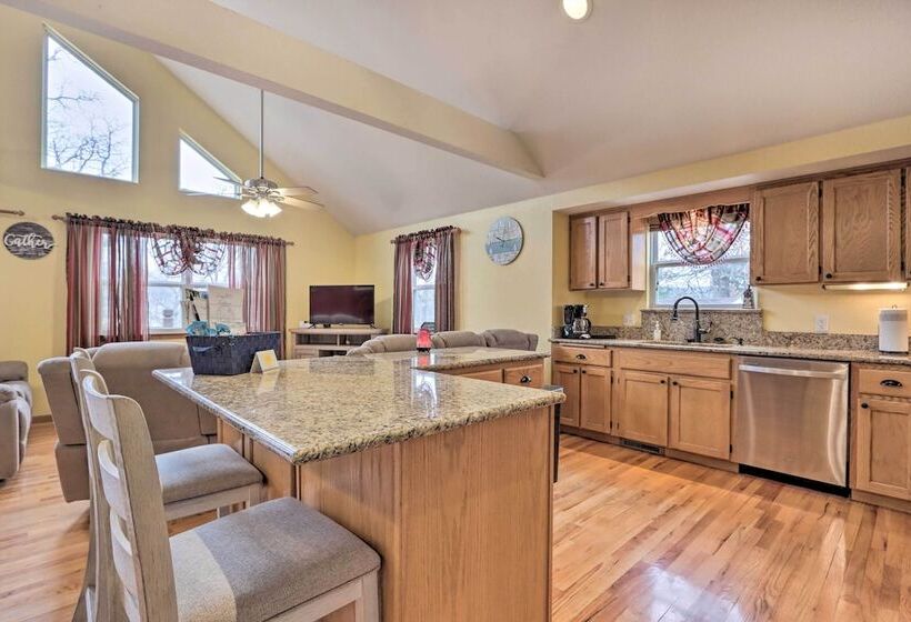 Lazy Rs Lakehouse  W/ Hot Tub & Dock In Warsaw!