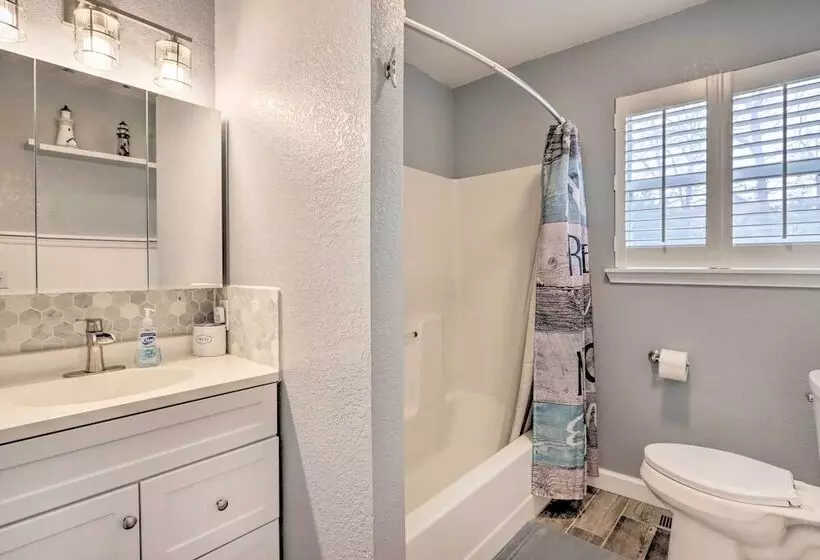 Lazy Rs Lakehouse  W/ Hot Tub & Dock In Warsaw!