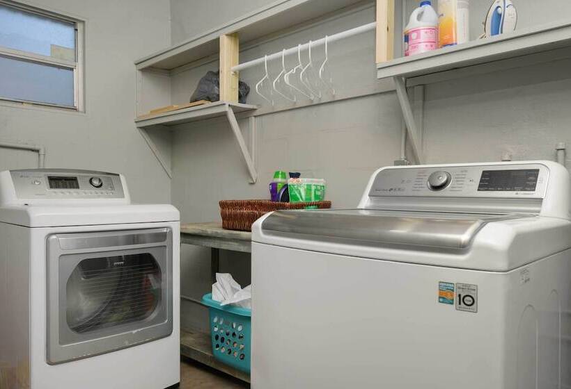 Lakefront Home W/ Screened Porch & Grill