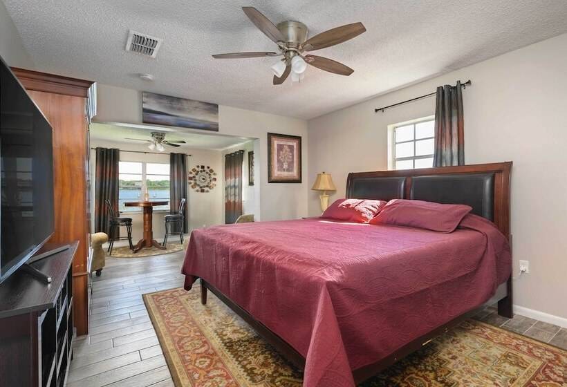 Lakefront Home W/ Screened Porch & Grill