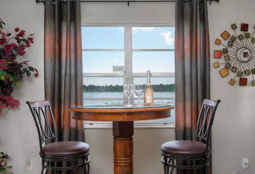 Lakefront Home W/ Screened Porch & Grill