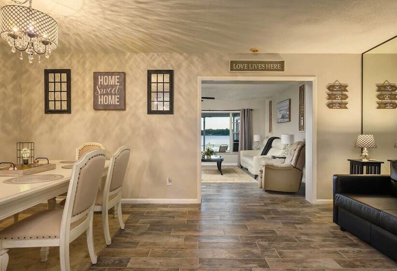 Lakefront Home W/ Screened Porch & Grill