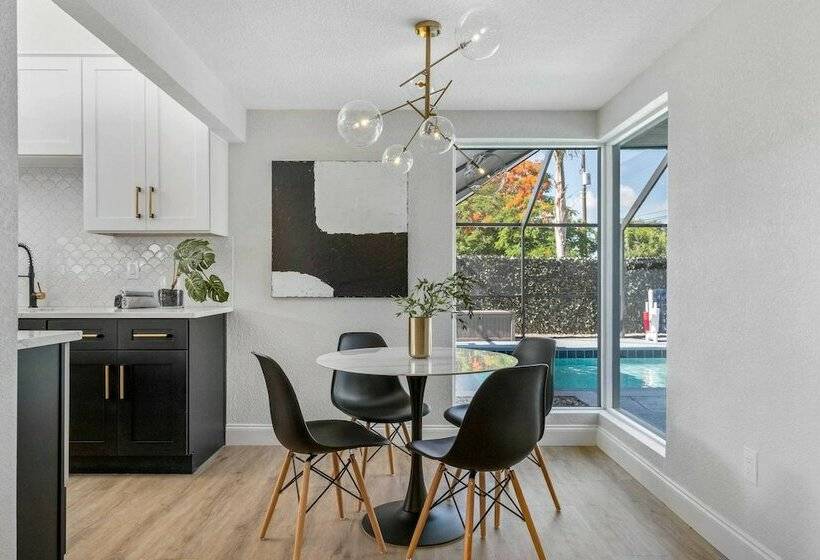 Luxurious Clearwater Retreat W/ Lanai & Pool!