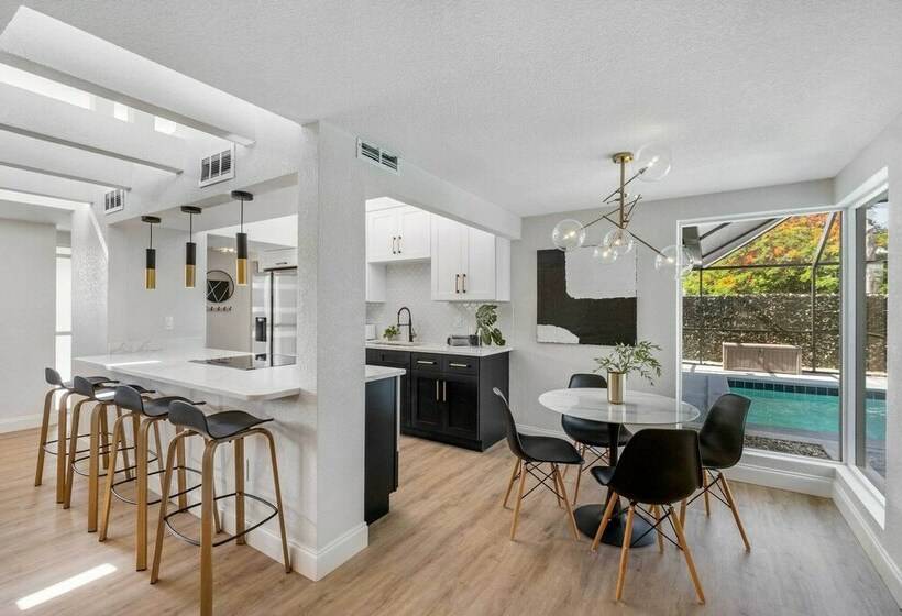 Luxurious Clearwater Retreat W/ Lanai & Pool!