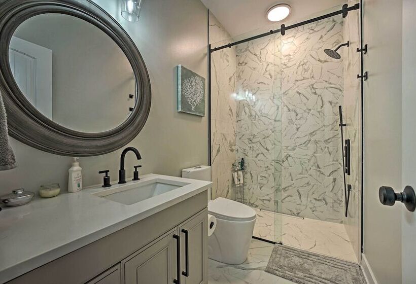 Luxury Family Home W/ Deck, Swim Spa & Grill!