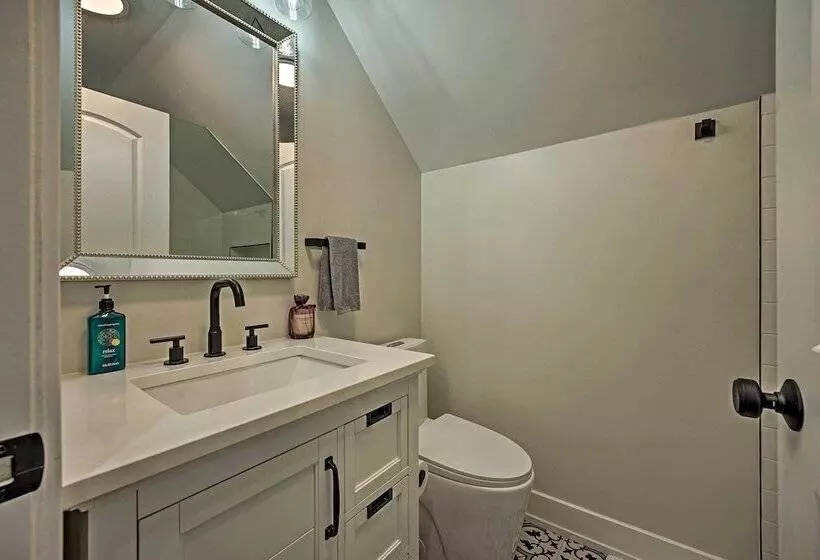 Luxury Family Home W/ Deck, Swim Spa & Grill!