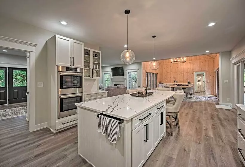 Luxury Family Home W/ Deck, Swim Spa & Grill!