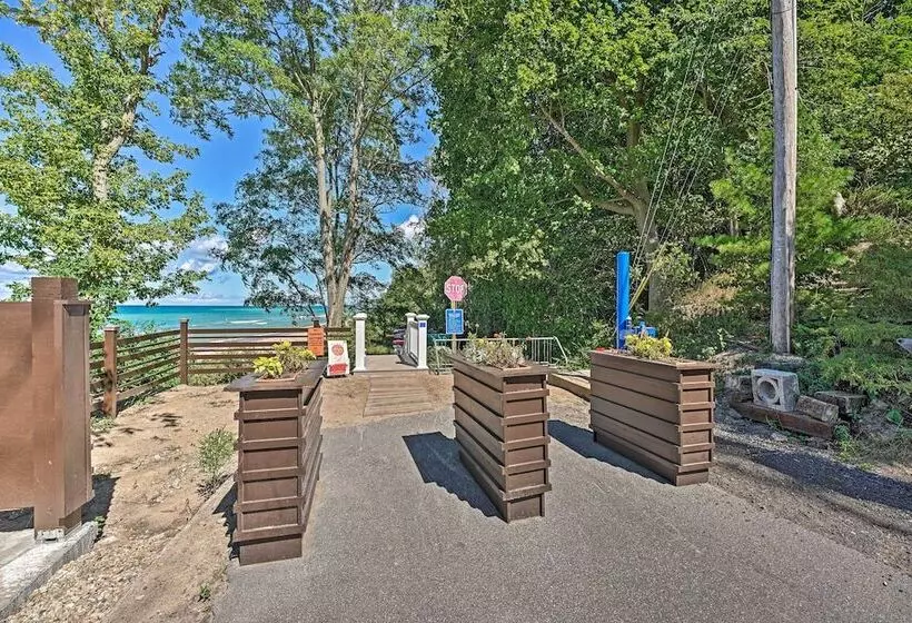 Luxury Family Home W/ Deck, Swim Spa & Grill!