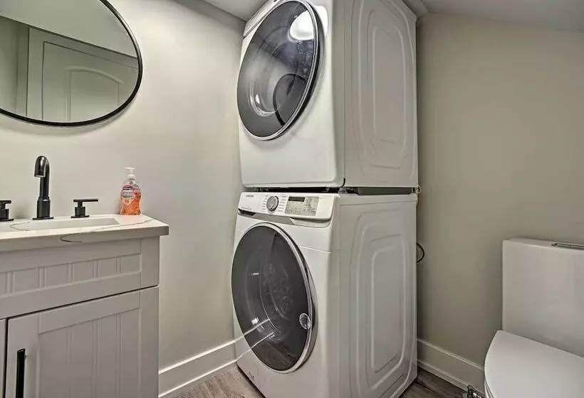 Luxury Family Home W/ Deck, Swim Spa & Grill!