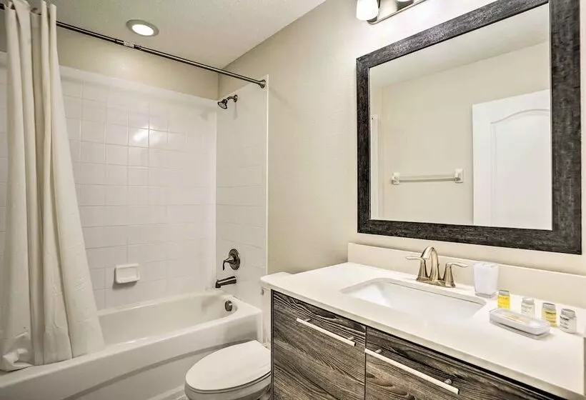 Modern Haines City Home W/ Pool & Lanai!