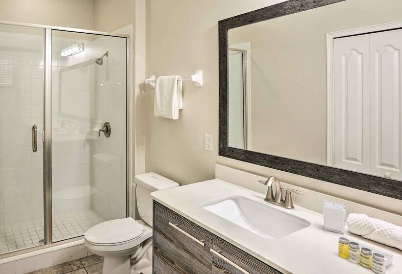 Modern Haines City Home W/ Pool & Lanai!