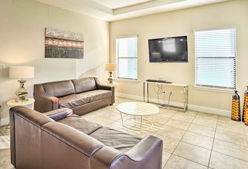 Modern Haines City Home W/ Pool & Lanai!