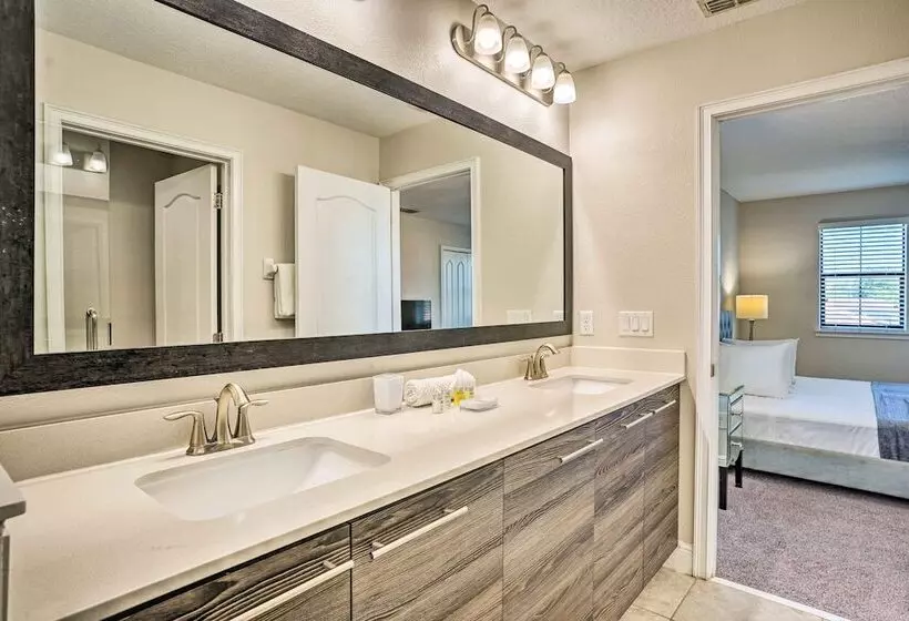 Modern Haines City Home W/ Pool & Lanai!