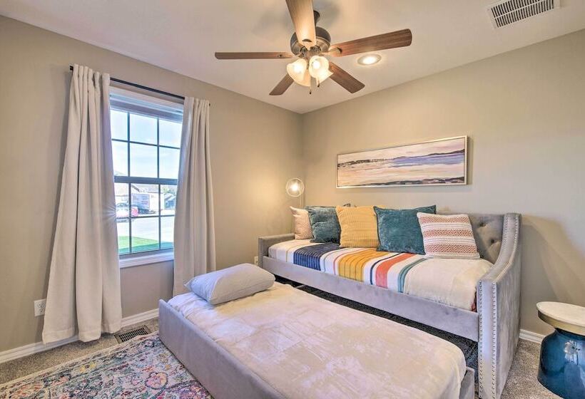 Ozark Home: Pool Access, Deck & Fenced Yard