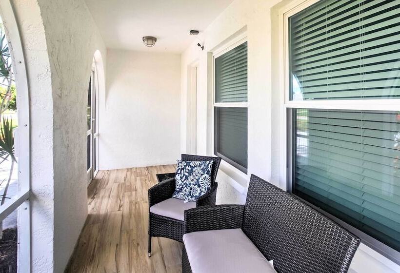 Naples Home W/ Lanai & Pool Near Vanderbilt Beach!