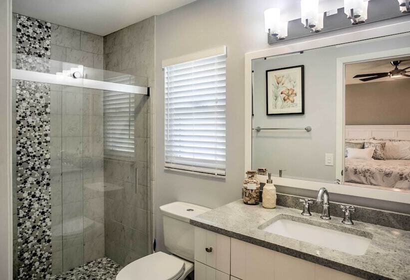 Naples Home W/ Lanai & Pool Near Vanderbilt Beach!