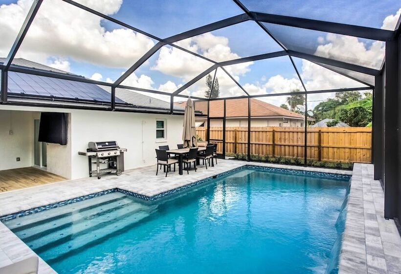 Naples Home W/ Lanai & Pool Near Vanderbilt Beach!