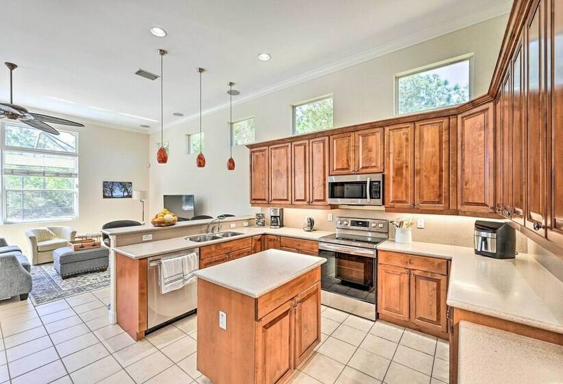 Naples Villa: Backyard Oasis W/ Private Pool!