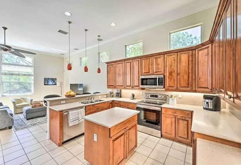 Naples Villa: Backyard Oasis W/ Private Pool!
