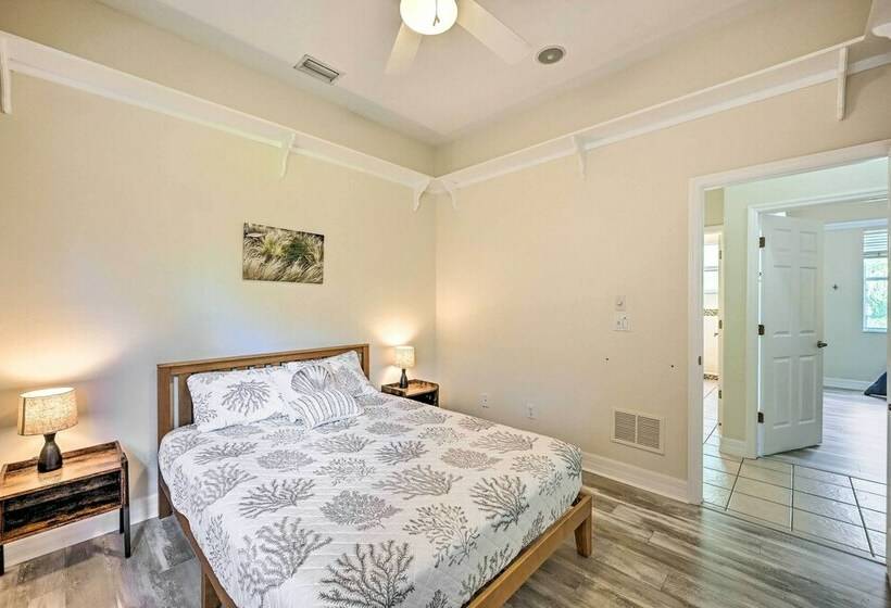 Naples Villa: Backyard Oasis W/ Private Pool!