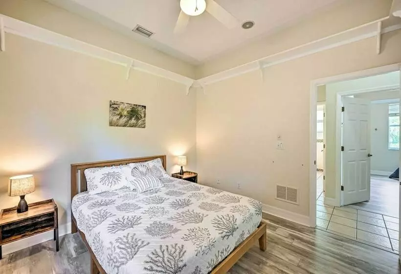 Naples Villa: Backyard Oasis W/ Private Pool!
