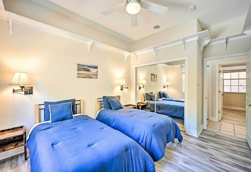 Naples Villa: Backyard Oasis W/ Private Pool!