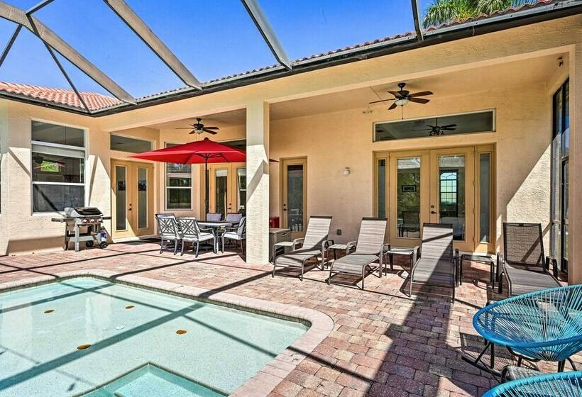 Naples Villa: Backyard Oasis W/ Private Pool!