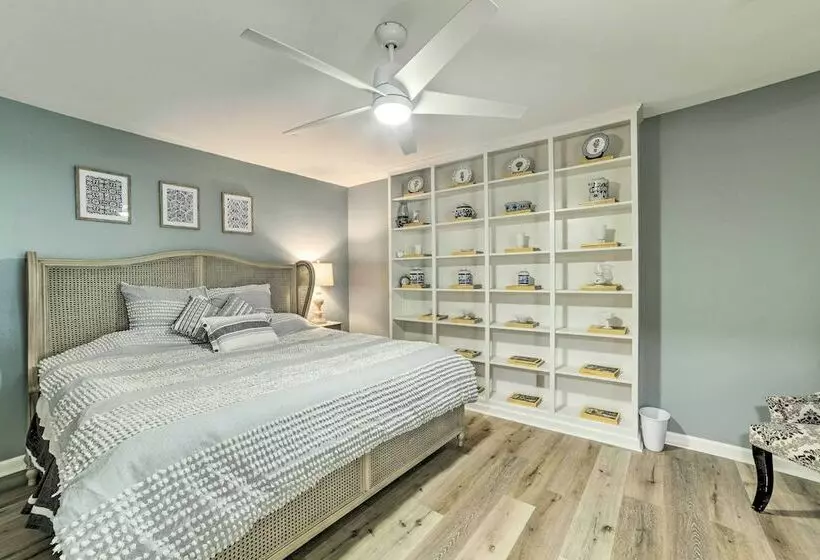 New! Spacious & Modern Retreat On Kentucky Lake