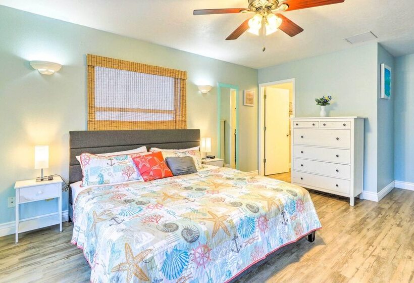 Ocean Breeze Oasis W/ Boat Dock & Slip On Canal!