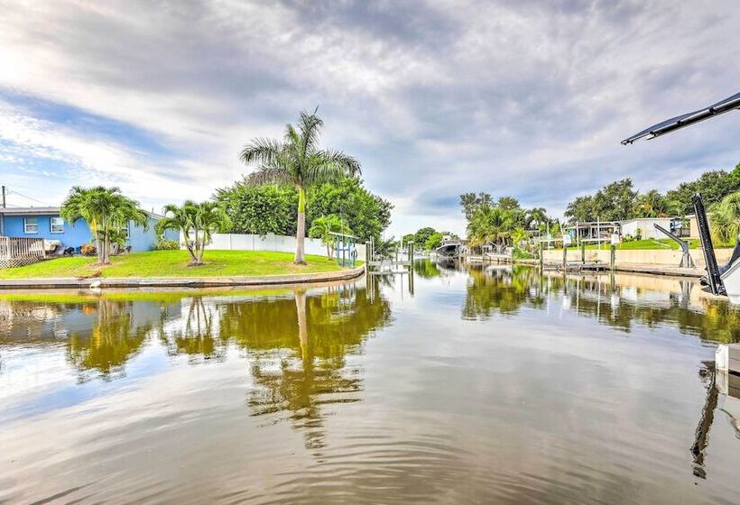 Ocean Breeze Oasis W/ Boat Dock & Slip On Canal!
