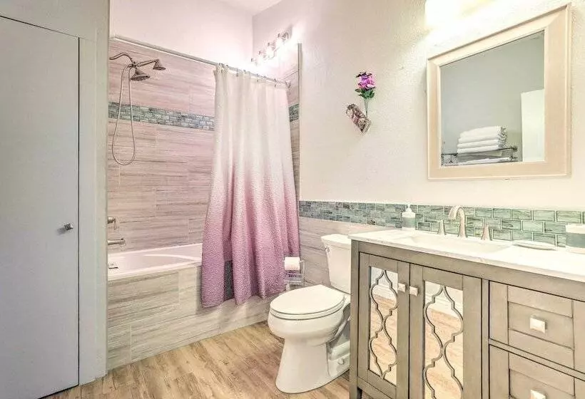 Ocean Breeze Oasis  W/ Boat Dock & Slip On Canal!