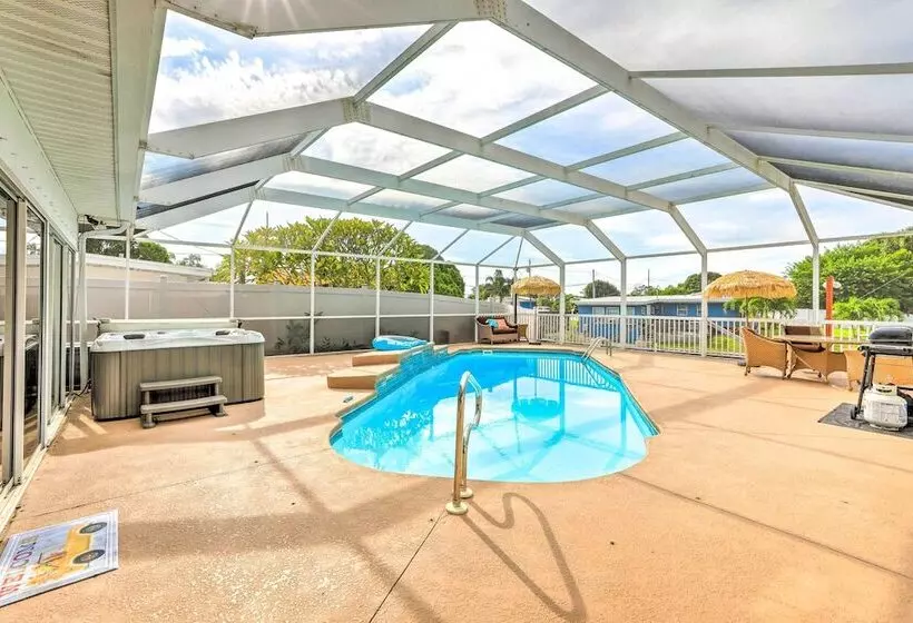 Ocean Breeze Oasis  W/ Boat Dock & Slip On Canal!