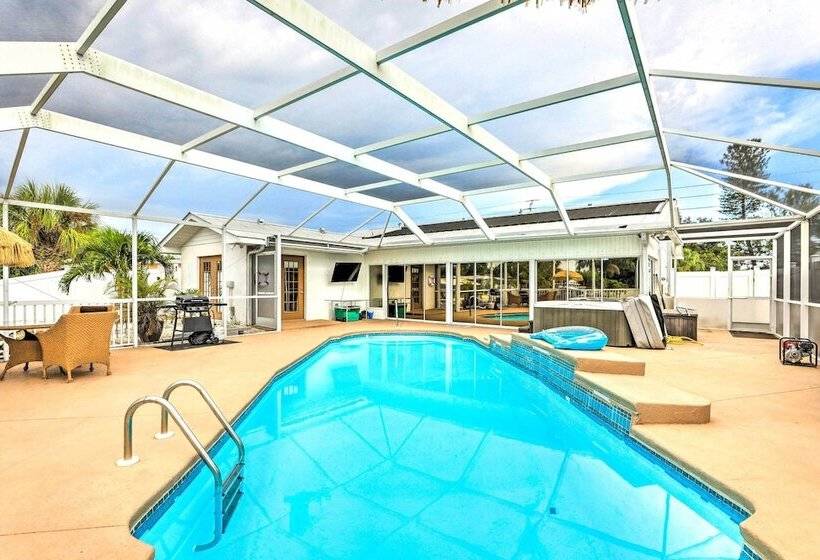 Ocean Breeze Oasis W/ Boat Dock & Slip On Canal!