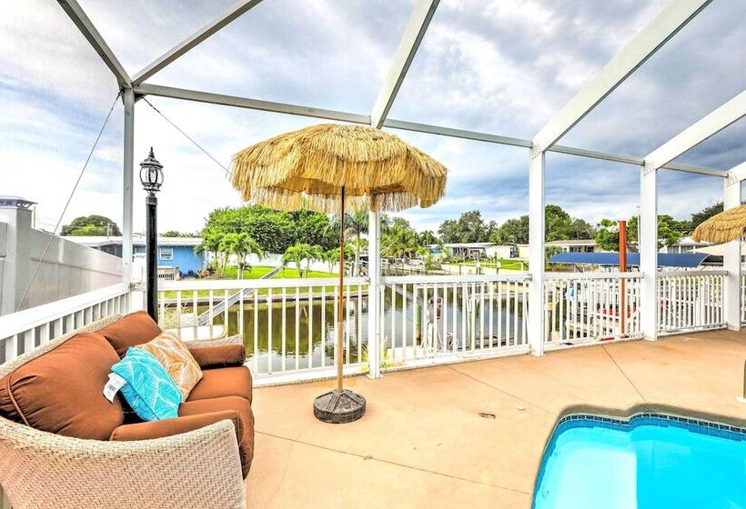 Ocean Breeze Oasis W/ Boat Dock & Slip On Canal!