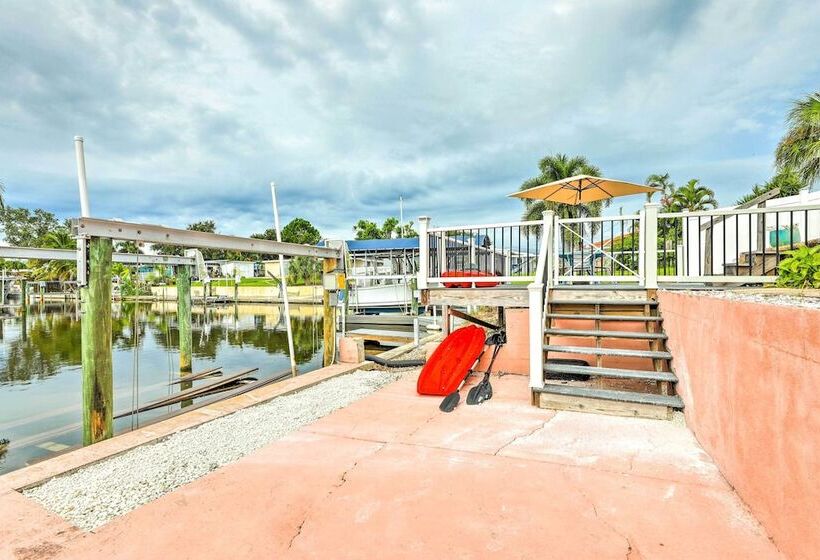 Ocean Breeze Oasis W/ Boat Dock & Slip On Canal!