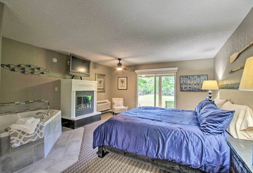 Deck + Fire Pit: Margaritaville Resort Home!