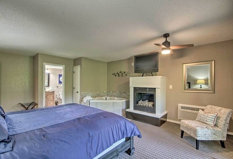 Deck + Fire Pit: Margaritaville Resort Home!