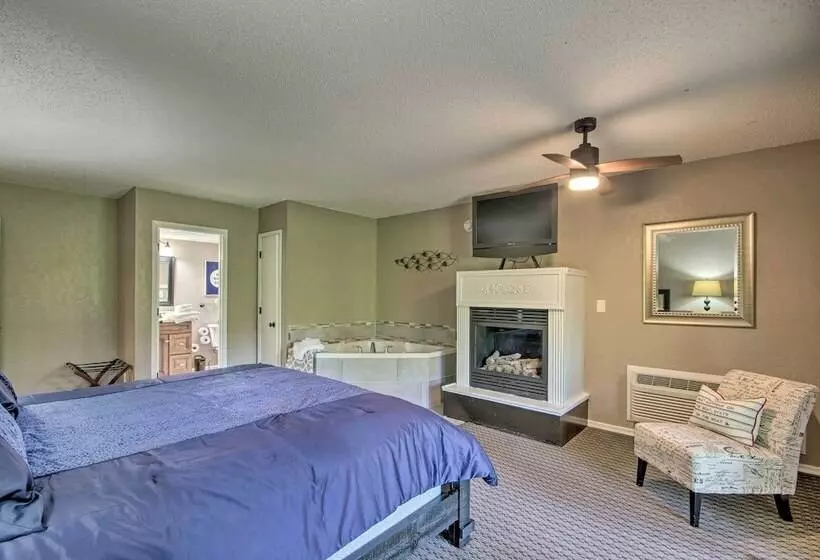 Deck + Fire Pit: Margaritaville Resort Home!