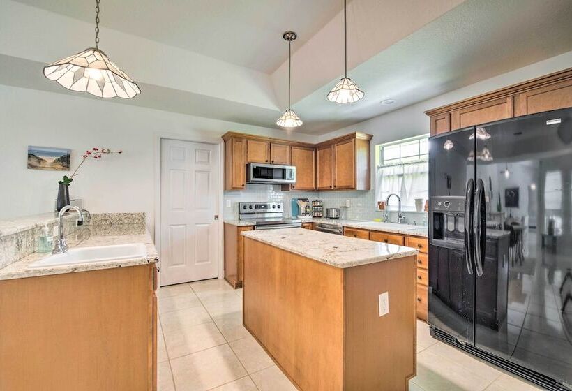 Walk To Rainbow River: Peaceful Home In Dunnellon