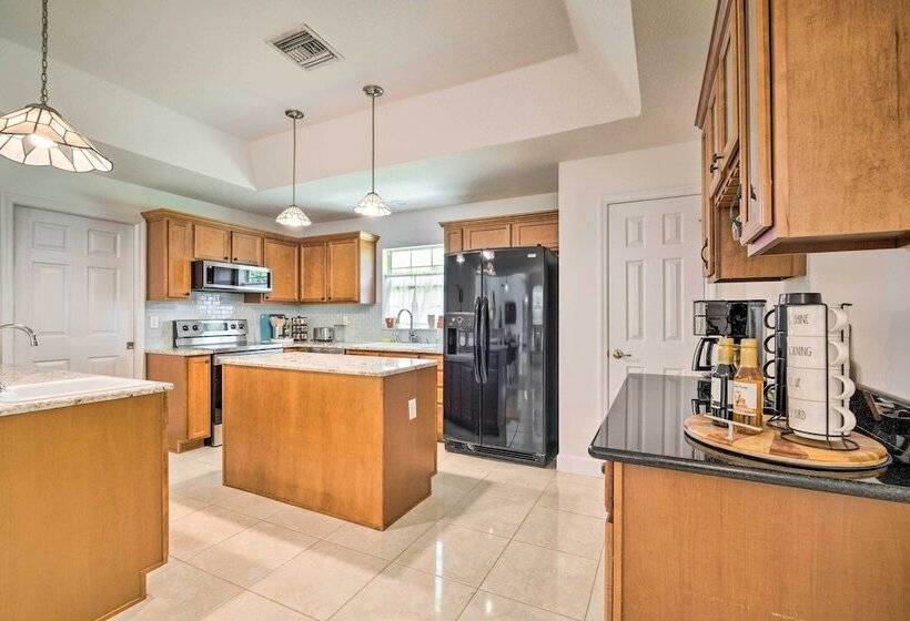 Walk To Rainbow River: Peaceful Home In Dunnellon