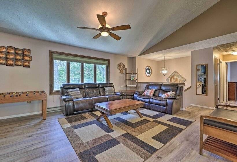 3 Mi To Kalahari: Pocono Mountain Home W/ Fire Pit