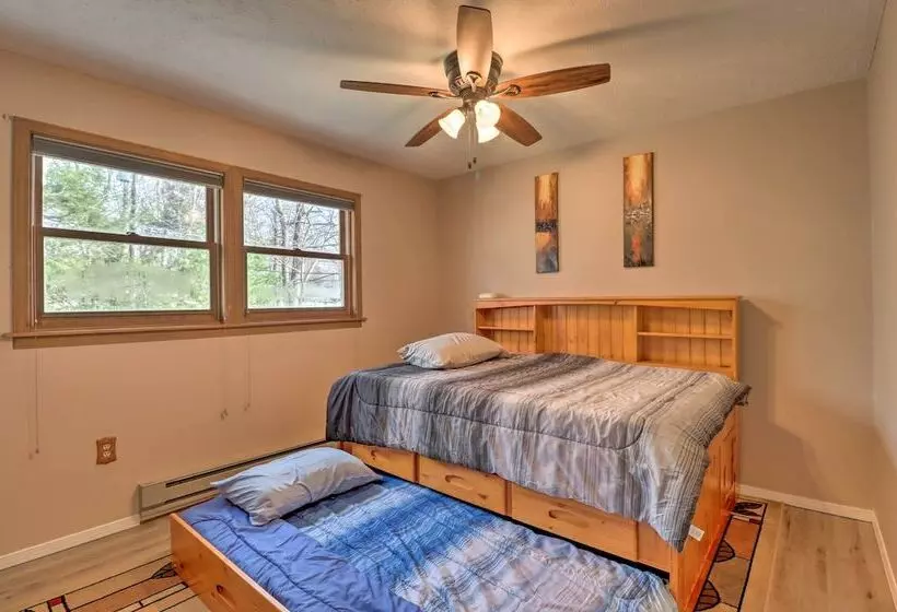 3 Mi To Kalahari: Pocono Mountain Home W/ Fire Pit