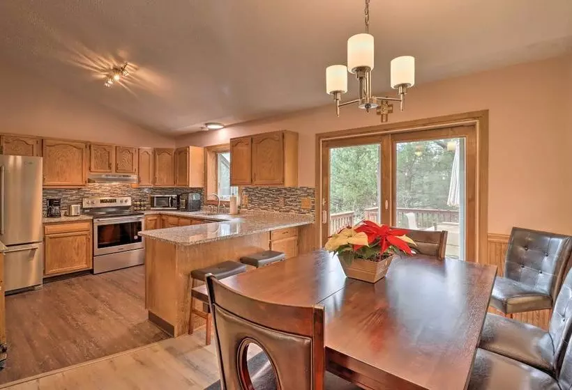 3 Mi To Kalahari: Pocono Mountain Home W/ Fire Pit