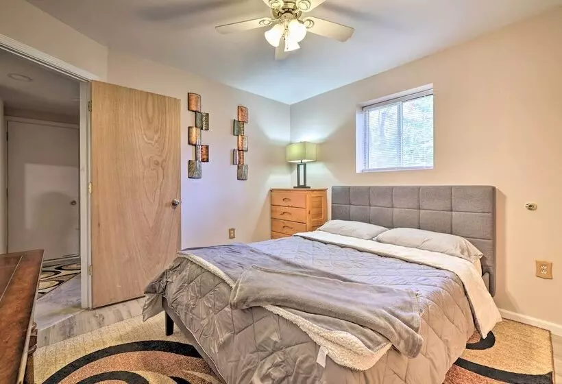 3 Mi To Kalahari: Pocono Mountain Home W/ Fire Pit