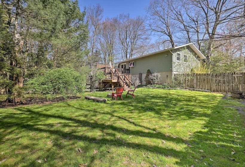3 Mi To Kalahari: Pocono Mountain Home W/ Fire Pit