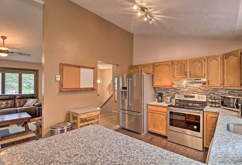 3 Mi To Kalahari: Pocono Mountain Home W/ Fire Pit