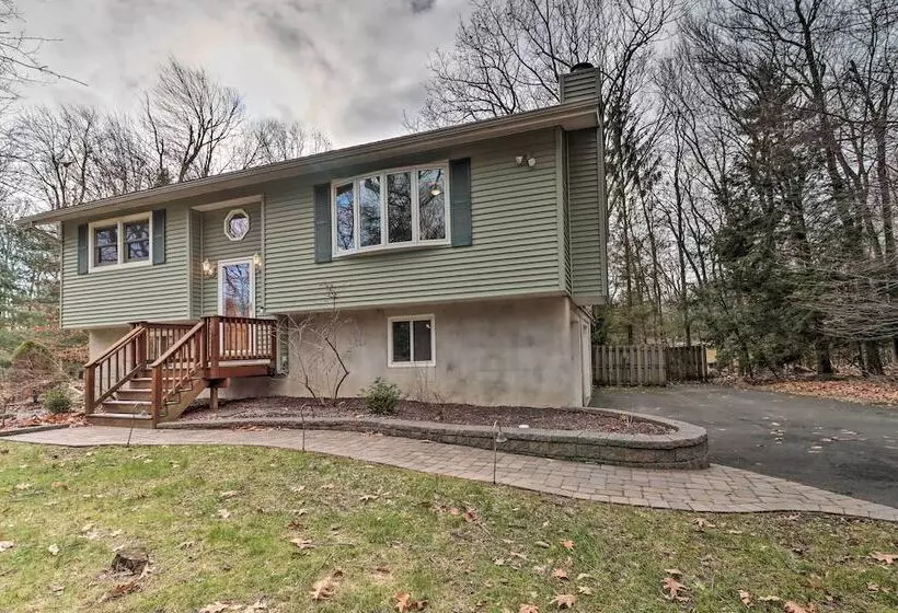 3 Mi To Kalahari: Pocono Mountain Home W/ Fire Pit