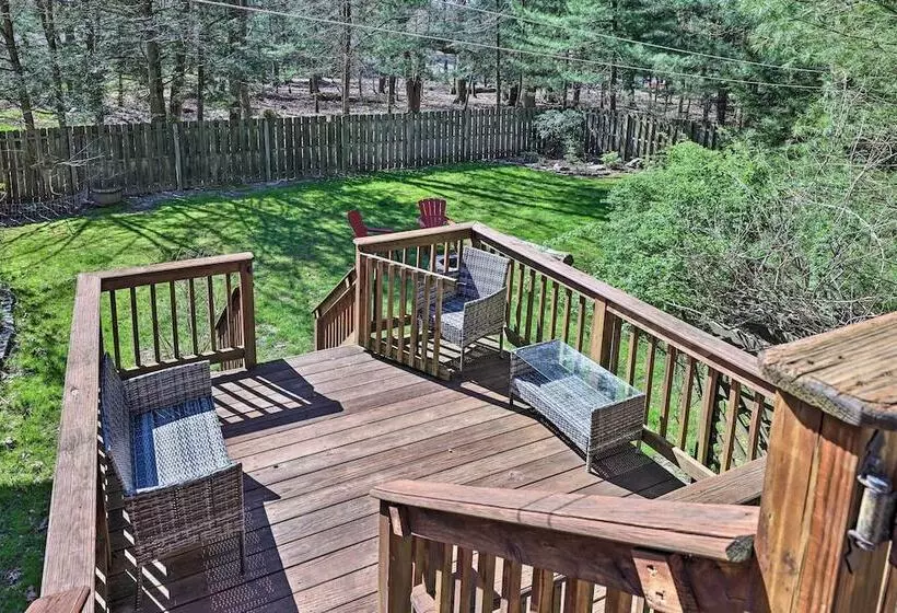 3 Mi To Kalahari: Pocono Mountain Home W/ Fire Pit